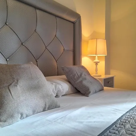 Apartamento Espacioso Muy Tranquilo Con Piscinas Y Jardines Cercano A La Playa Estepona Exterior foto